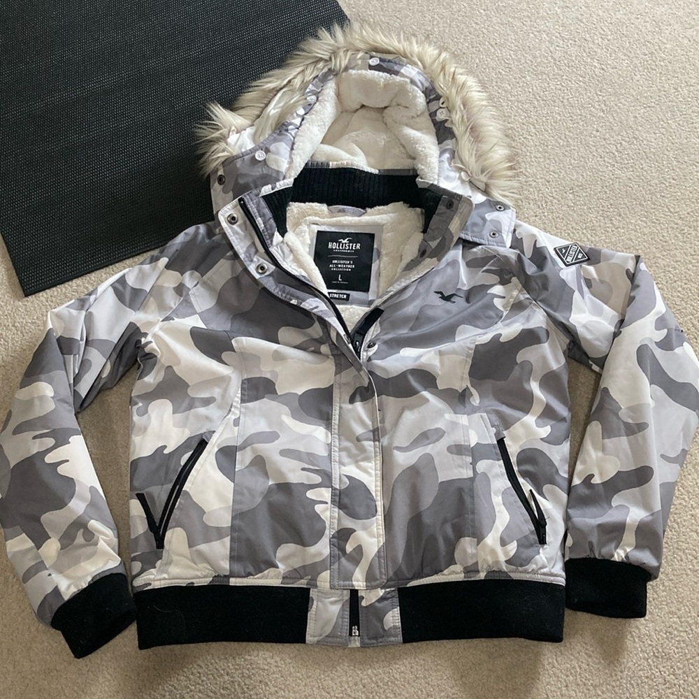 Hollister camo winter coat fur hood